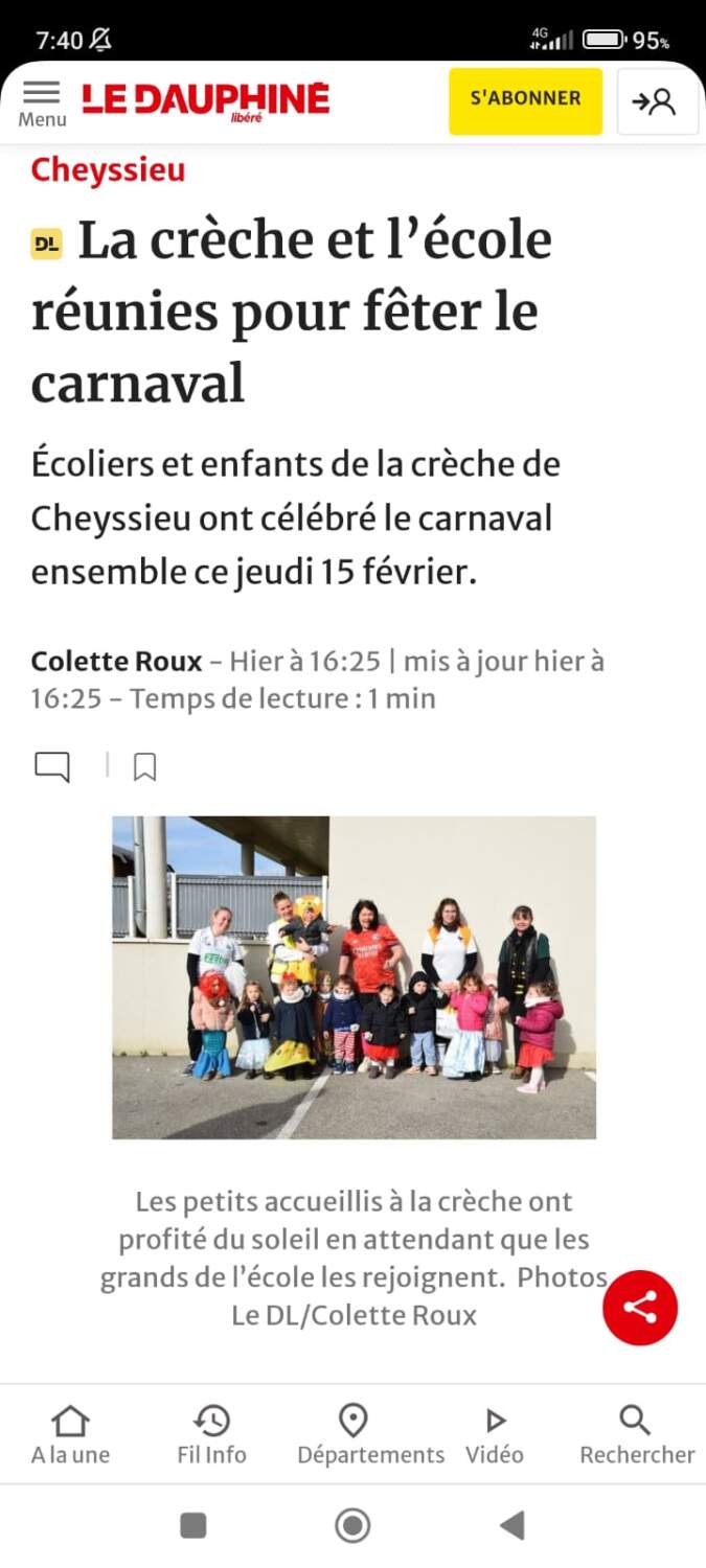 La passerelle école pour le carnaval — La crèche des minis