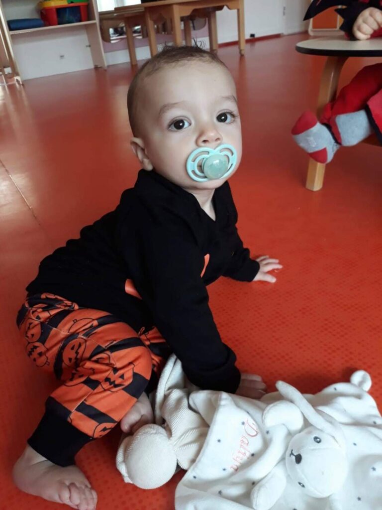 PHOTO D'UN PETIT GARÇON